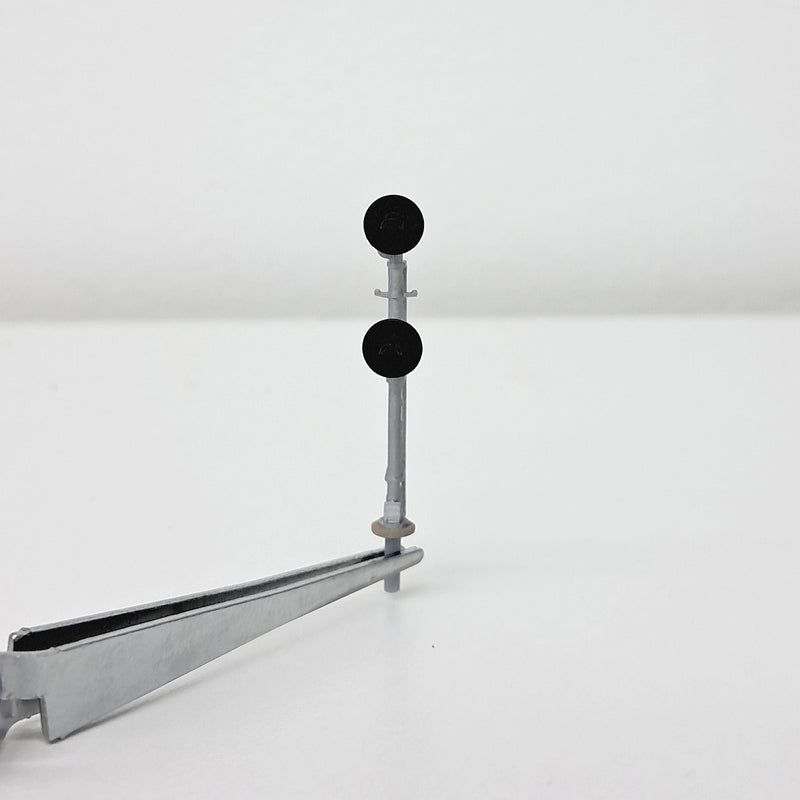 N scale double head searchlight signal front view.