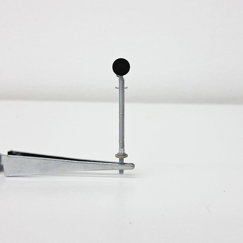 N scale single head searchlight signal front view.