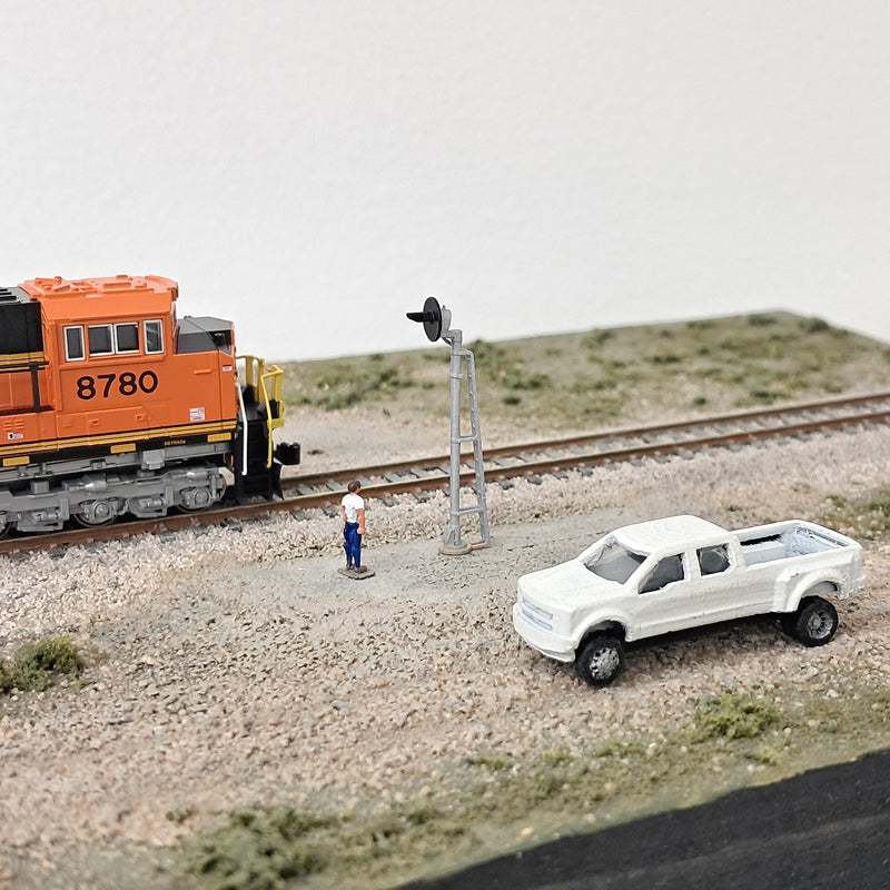 N scale single head searchlight signal scenic view.